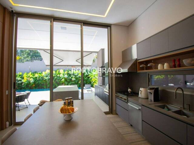 Casa para Venda em Santana de Parnaíba - 5