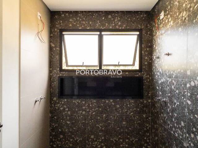Casa para Venda em Santana de Parnaíba - 5