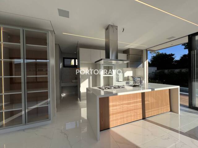Casa para Venda em Santana de Parnaíba - 4