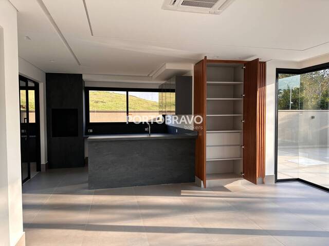 Casa para Venda em Santana de Parnaíba - 4
