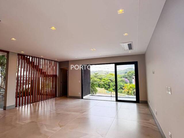 Casa para Venda em Santana de Parnaíba - 4