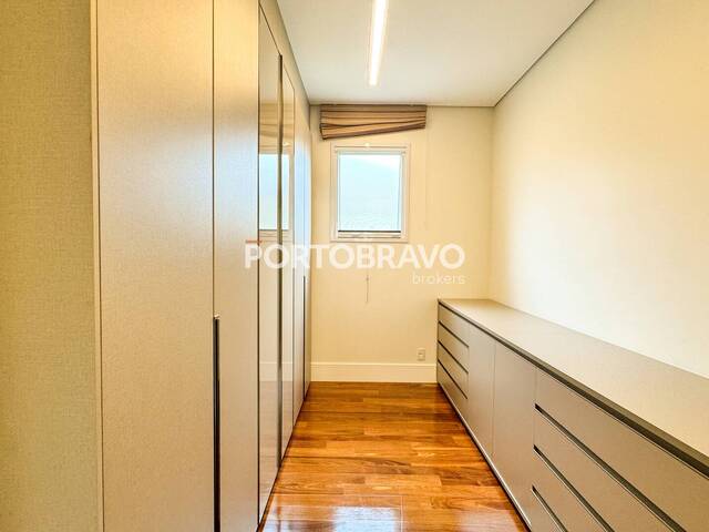 Casa para Venda em Santana de Parnaíba - 4